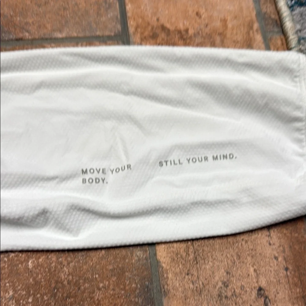 Lululemon Muscle Love Long Sleeve Shirt - Picture 6 of 6